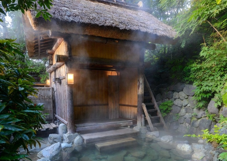 箱根湯本の露天風呂付き客室がある温泉宿7選|駅近も静けさも、泊まり方で選ぶ